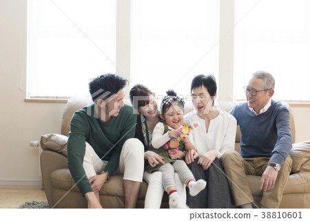 Image of a three generation family Image of a three generation family 38810601