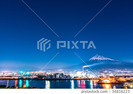 《靜岡縣》從富士山眺望富士山的夜景 38816223
