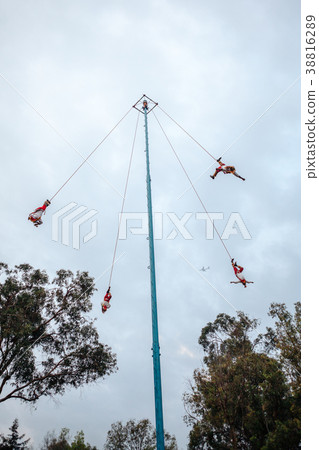 Voladores, the Bungee jumpers in Mexico 38816289