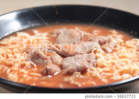 noodles with meat in soup 38817715