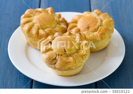 pie with chicken on white plate  38818122