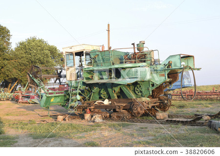Combine harvesters. Agricultural machinery. Combine harvesters. Agricultural machinery. 38820606