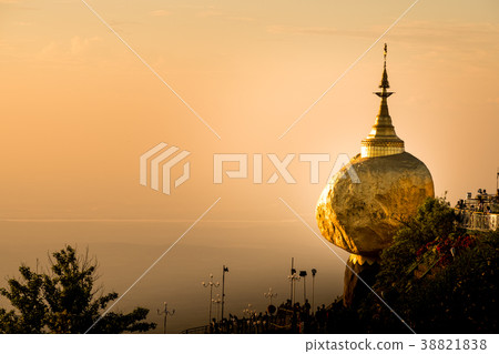 Golden rock pagoda Golden rock pagoda 38821838