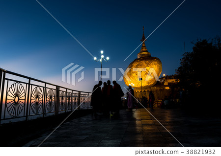 Golden rock pagoda Golden rock pagoda 38821932