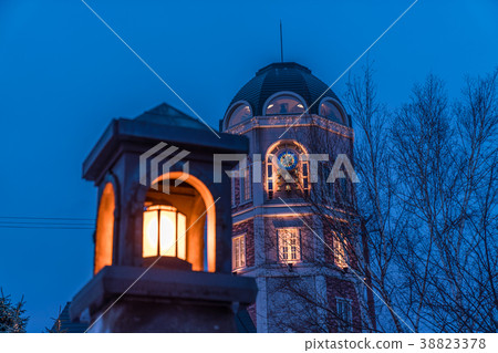 Scenery of the Marchen intersection in Hokkaido Otaru city in winter 38823378