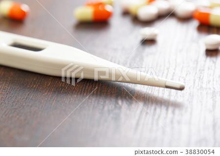 藥物和電子溫度計 藥物和電子溫度計 38830054