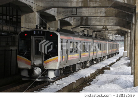 上越冬季E129系列從浦佐站出發(水上⇔長岡) 上越冬季E129系列從浦佐站出發(水上⇔長岡) 38832589