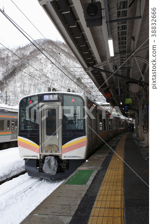 Winter water train station and the E 129 line of Joetsu line 38832666