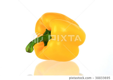 yellow bell pepper isolated on white background yellow bell pepper isolated on white background 38833695