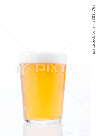 A glass of beer, cool beer, bubble close-up 38833768