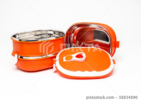 Three bowl and an lid 38834890