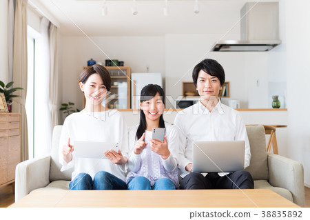 年輕的家庭 38835892