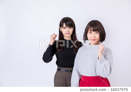 Female college student 2 people support Female college student 2 people support 38837970