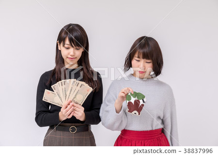 女大學生獎學金收入差異 38837996