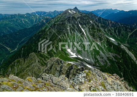 從Kitahotakadake的攀登看到的大Killet和Kasugatake山 從Kitahotakadake的攀登看到的大Killet和Kasugatake山 38840691