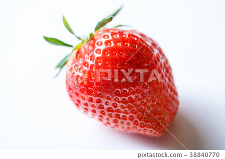 Large grain strawberries 38840770