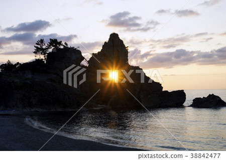 Yodogi coast window rock Diamond sunset Yodogi coast window rock Diamond sunset 38842477
