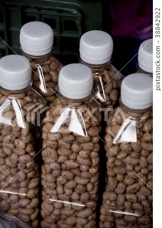 Canned peanuts 38842922