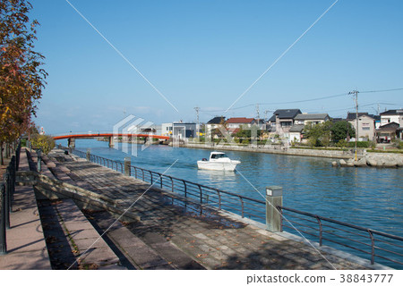 Tomiiwa Canal Tomiiwa Canal 38843777