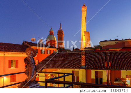 Bologna. Old falling towers at night. 38845714