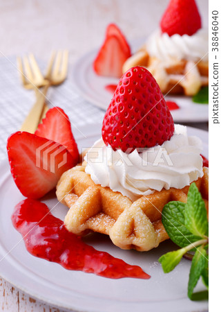 Strawberry waffle cake Strawberry waffle cake 38846040