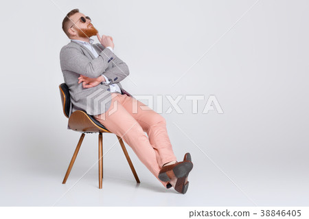 beard man in suit 38846405