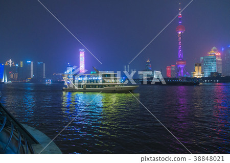 從外灘到浦東夜景(中國 - 上海) 從外灘到浦東夜景(中國 - 上海) 38848021