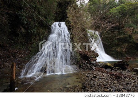 Shigeki immobile waterfall 38848776