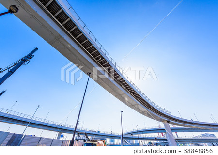Shinon交界處高架高速公路 38848856