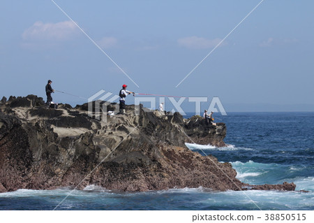 Thief hunting rocky angler 38850515