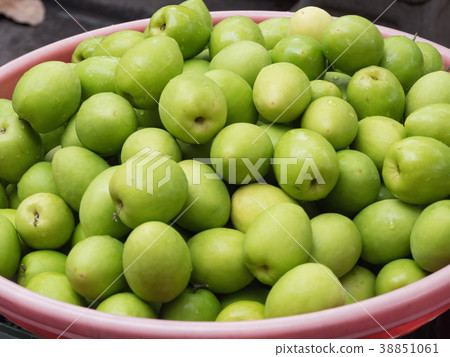 Honey dates (Indian jujubes) from Shuanglian Morning Market, Taiwan - a sweet fruit from Taiwan 38851061