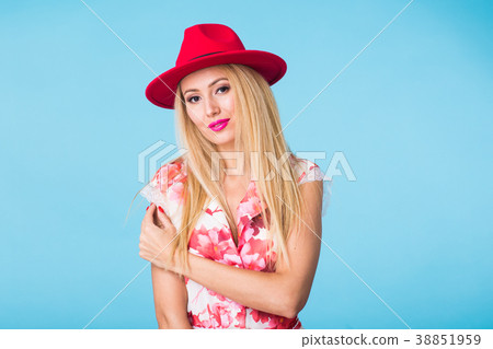 beauty fashion summer portrait of blonde woman beauty fashion summer portrait of blonde woman 38851959