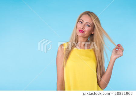 beauty fashion summer portrait of blonde woman beauty fashion summer portrait of blonde woman 38851963