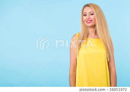 beauty fashion summer portrait of blonde woman beauty fashion summer portrait of blonde woman 38851972