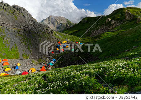 白馬山帳篷和雲山 38853442