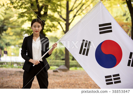 年輕的女人 38853847