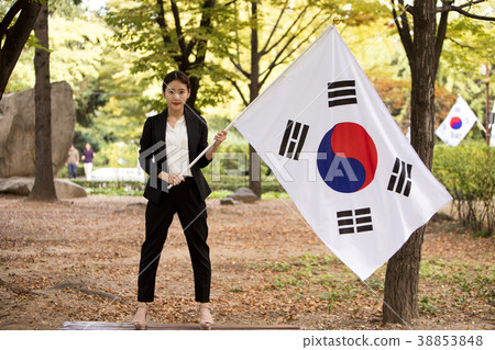 年輕的女人 38853848