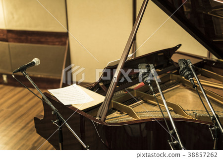 Recording image 38857262