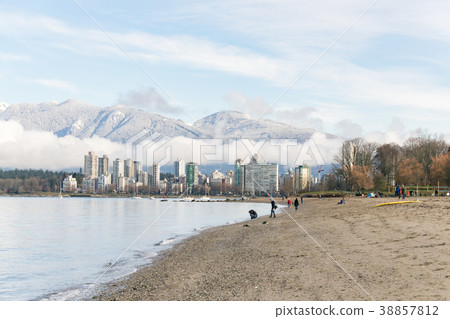 Vancouver Kitlano 38857812
