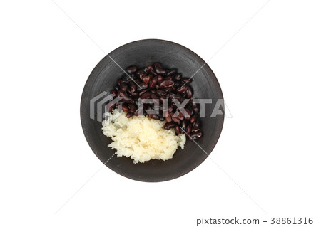 Black bean and sticky rice in sweet coconut cream Black bean and sticky rice in sweet coconut cream 38861316