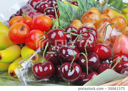 Popular Thai dessert in Deletable imitation fruits 38861375