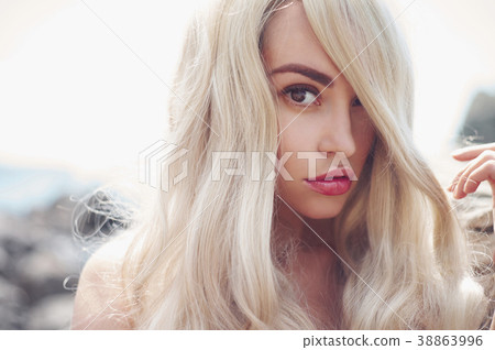 beautiful nude woman on beach 38863996