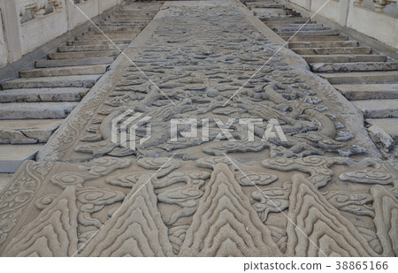 Marble slab sculptured with dragon Marble slab sculptured with dragon 38865166