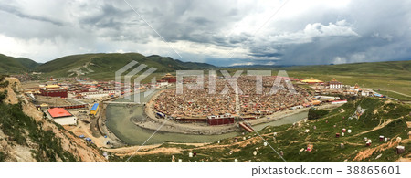 Yarchen Gar Monastery in Garze Tibetan 38865601