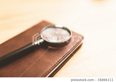 Magnifying Glass 38866111