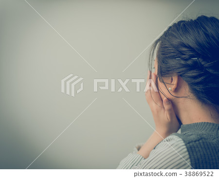 Female portrait 38869522
