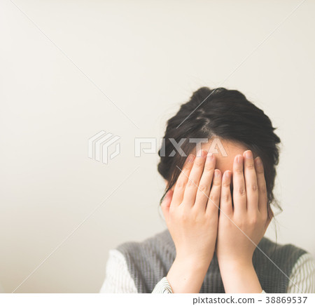 Female portrait 38869537