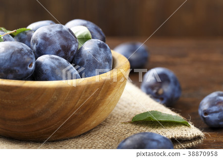 ripe plums in a plate ripe plums in a plate 38870958