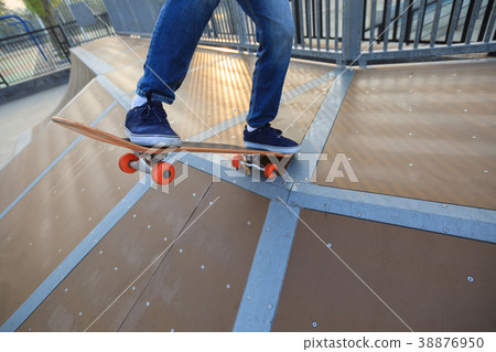 skateboarder legs skateboarding on skatepark skateboarder legs skateboarding on skatepark 38876950