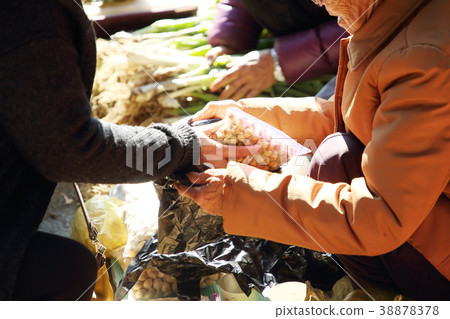 Stock photo for sketch scenery of Korean traditional market. Various products are sold in the market. 110 Stock photo for sketch scenery of Korean traditional market. Various products are sold in the market. 110 38878378